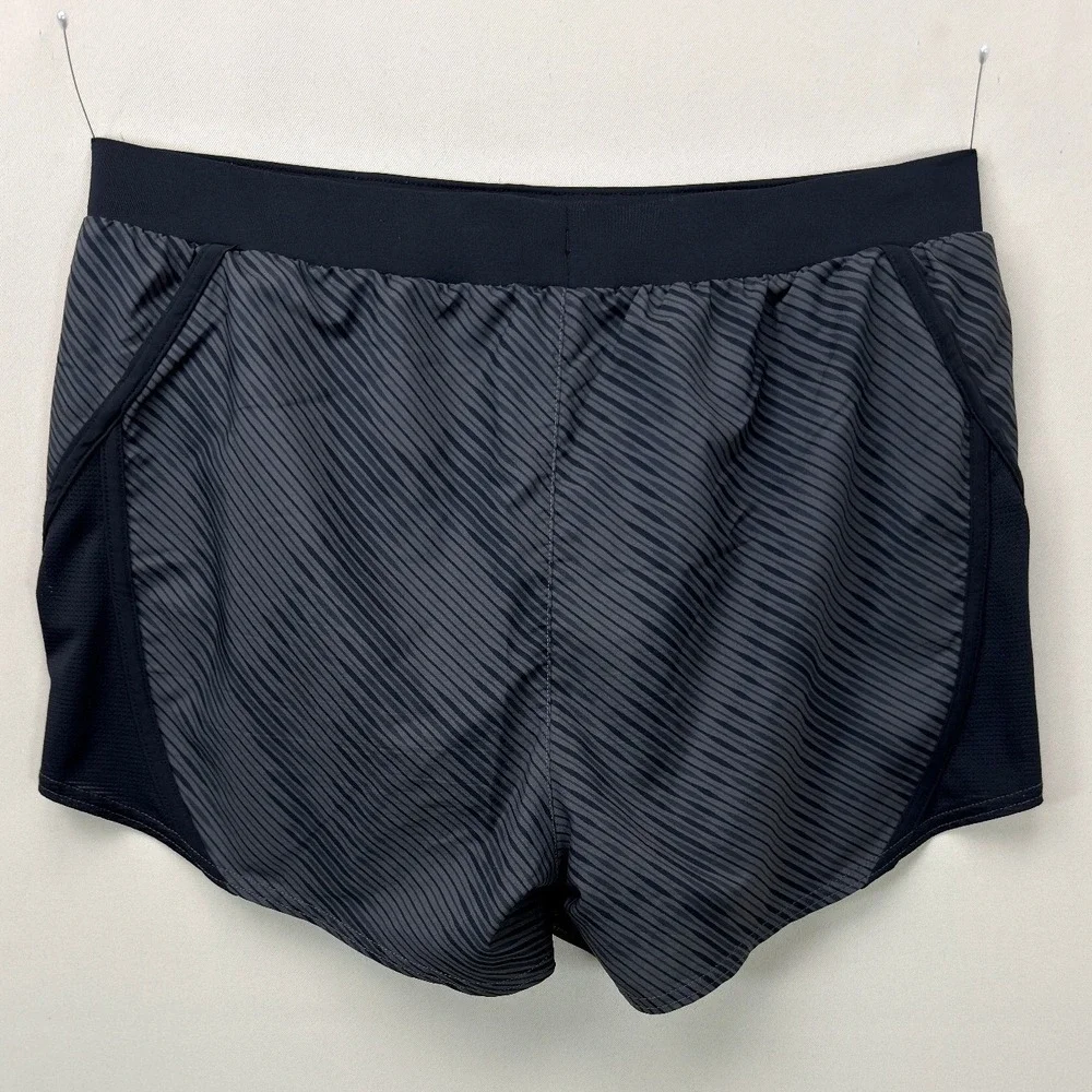 Under Armour Fly By 2.0 Shorts Womens Medium HeatGear Black Striped Loose 2021